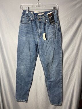 Levi's Light Blue ‘80s High Rise Mom Jeans